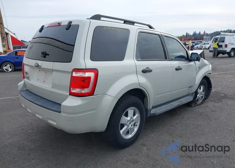 2008 Ford Escape Xlt из США, поврежденный, VIN 1FMCU031X8KD51337